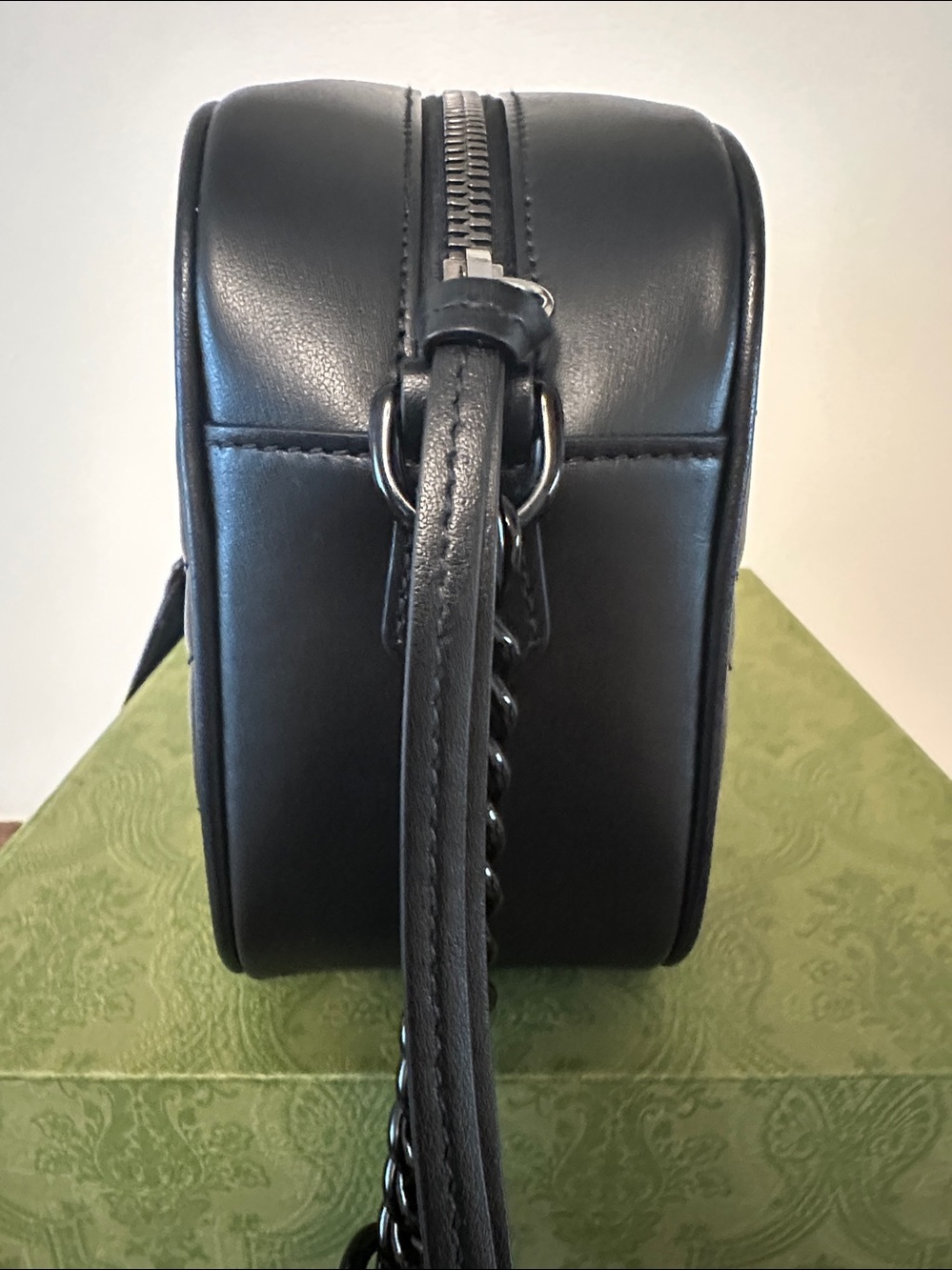 Gucci Black Chevron Matelassé GG Marmont Crossbody Bag - Picture 2 of 9
